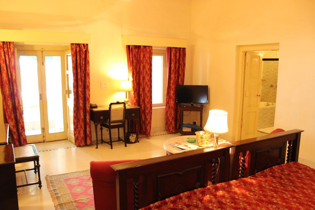 Brijraj Bhawan Palace Hotel โกตา ภายนอก รูปภาพ